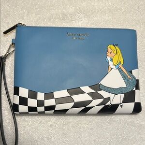 Kate Spade Disney 🏰 Alice in Wonderland Wristlet NWT